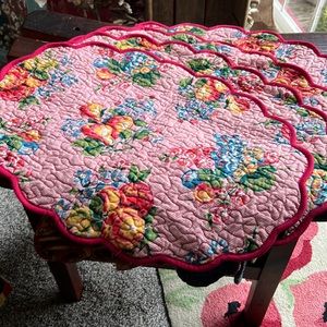 4 placemats, April Cornell